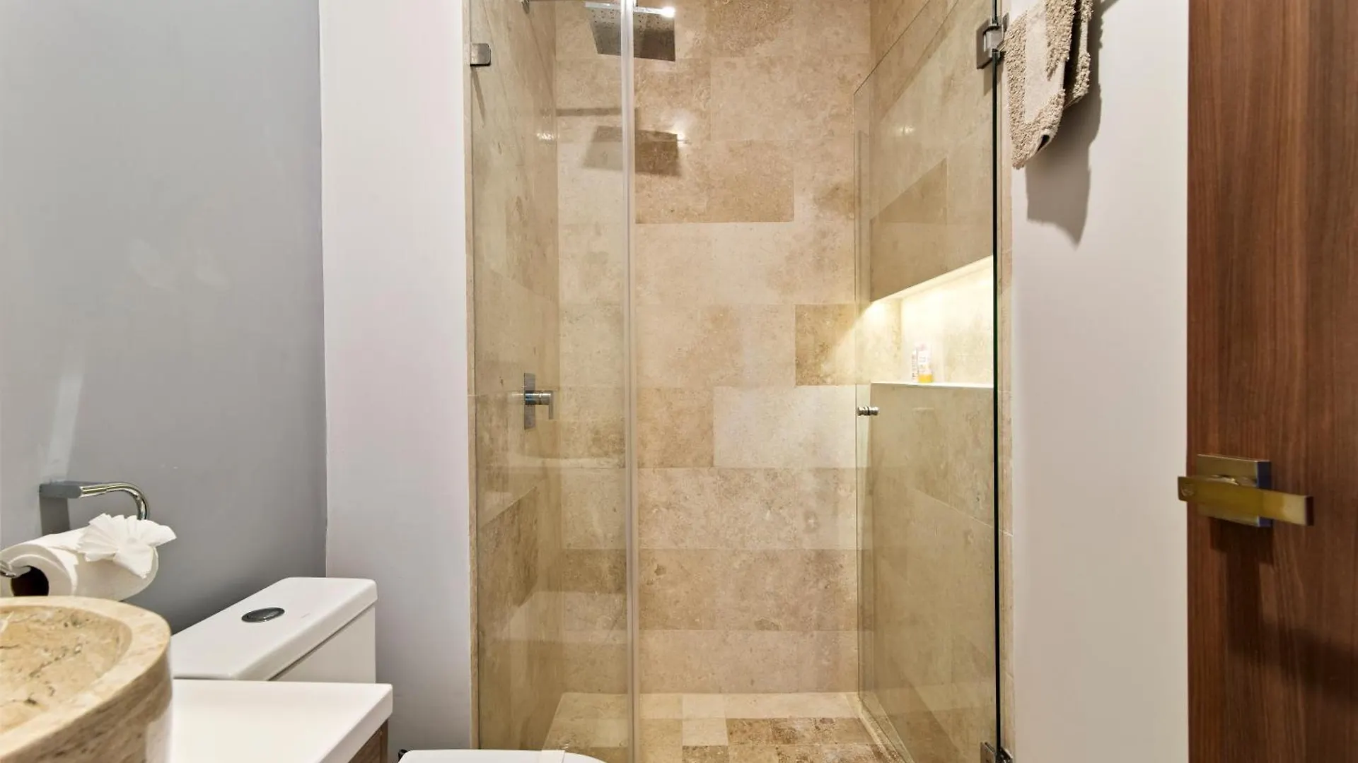 1 Bedroom Apartment With Beach Club Included Tulum